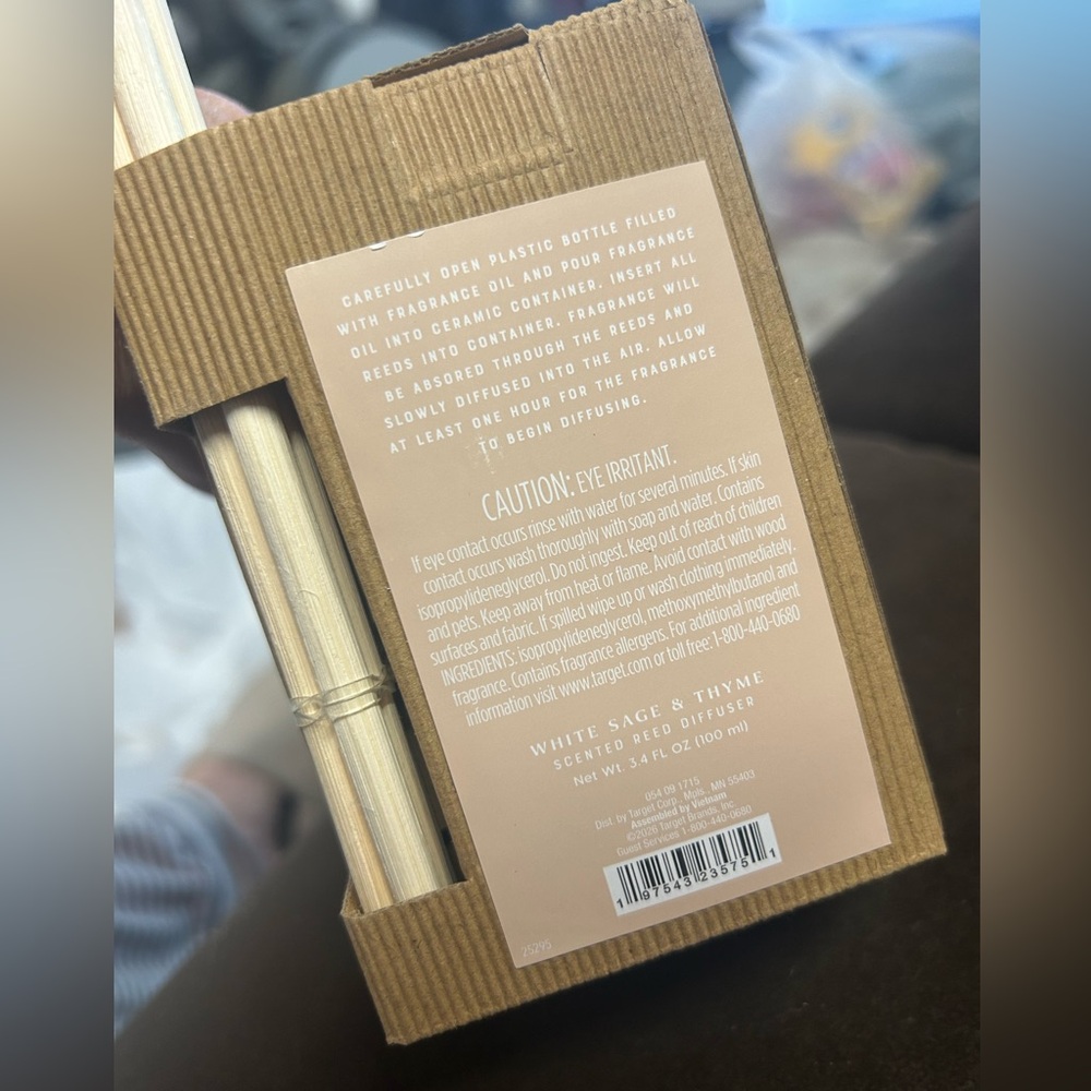 NWT Threshold Scented Tan Reed Diffuser - Picture 8 of 8